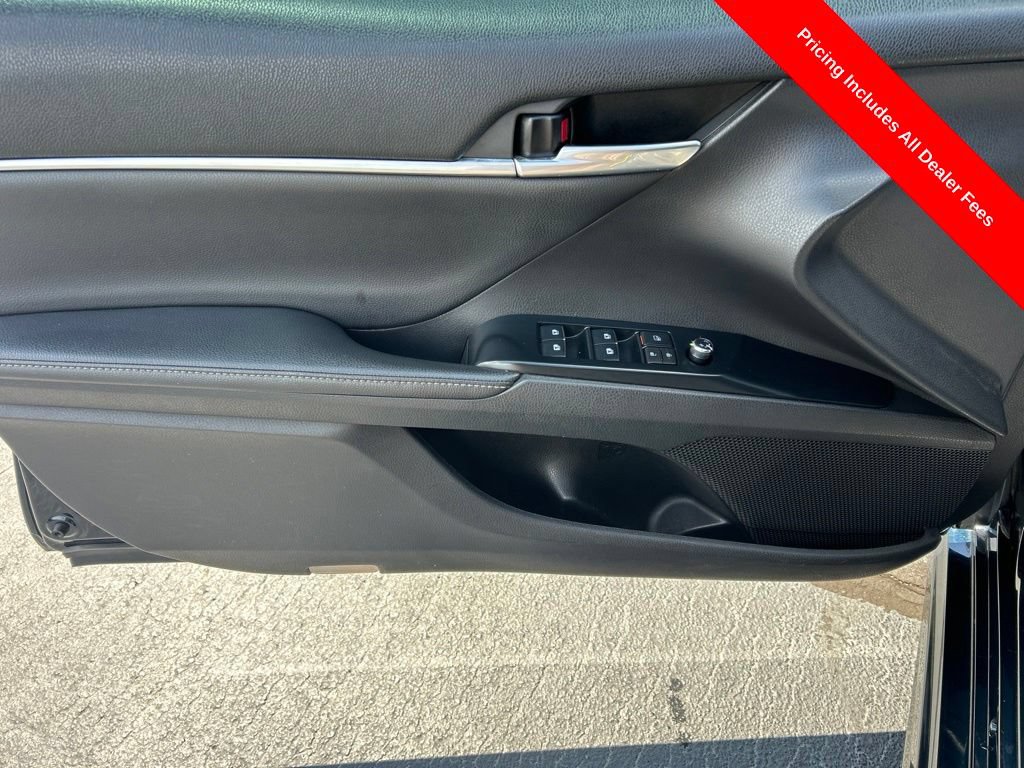 Used 2020 Toyota Camry XSE w/ Navigation Package FWD image 4