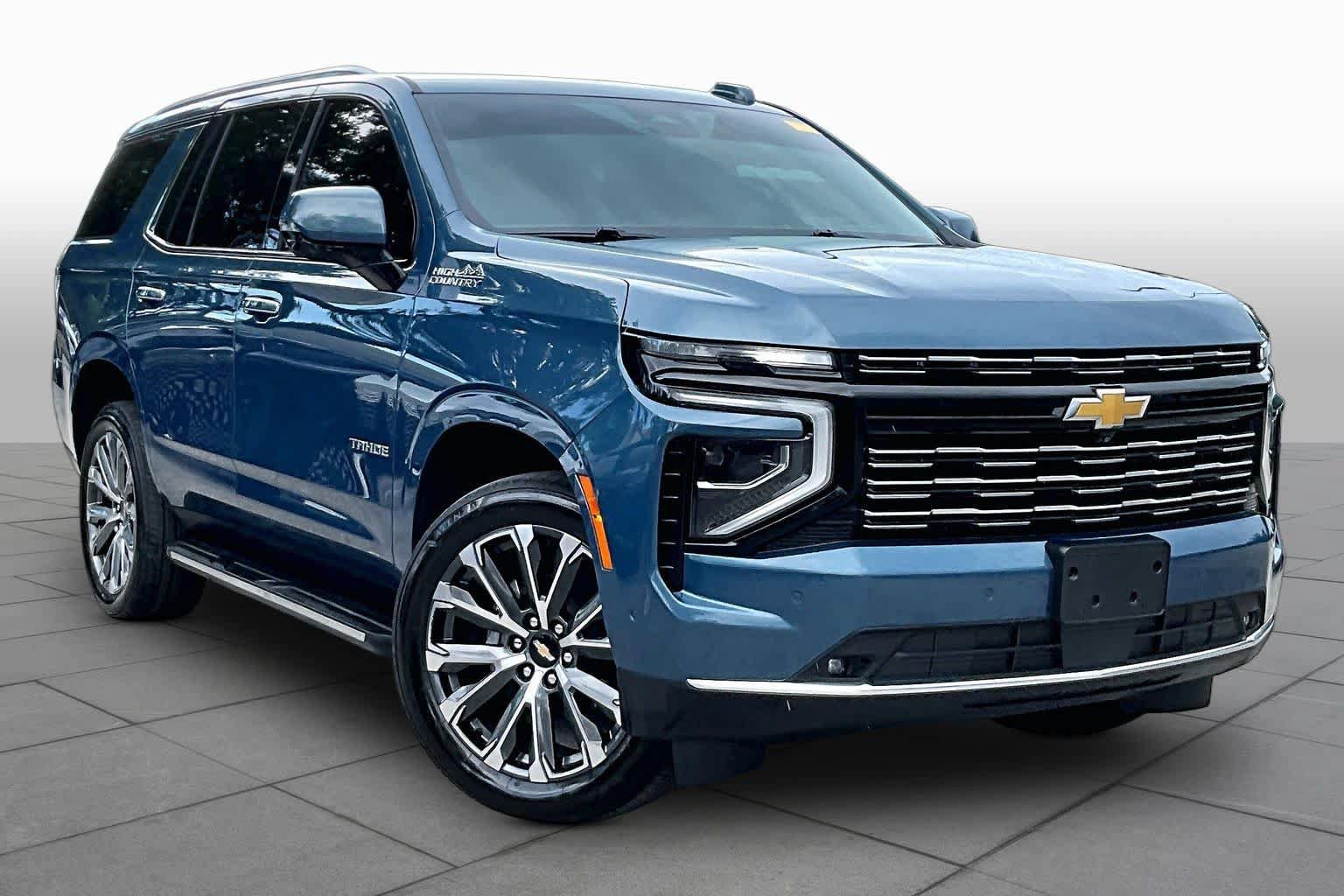 Used 2025 Chevrolet Tahoe High Country AWD/4WD image 3