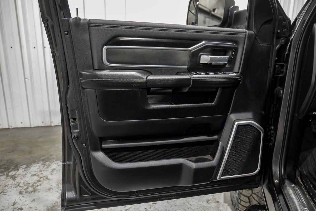 Used 2020 RAM 3500 Laramie w/ Night Edition image 42