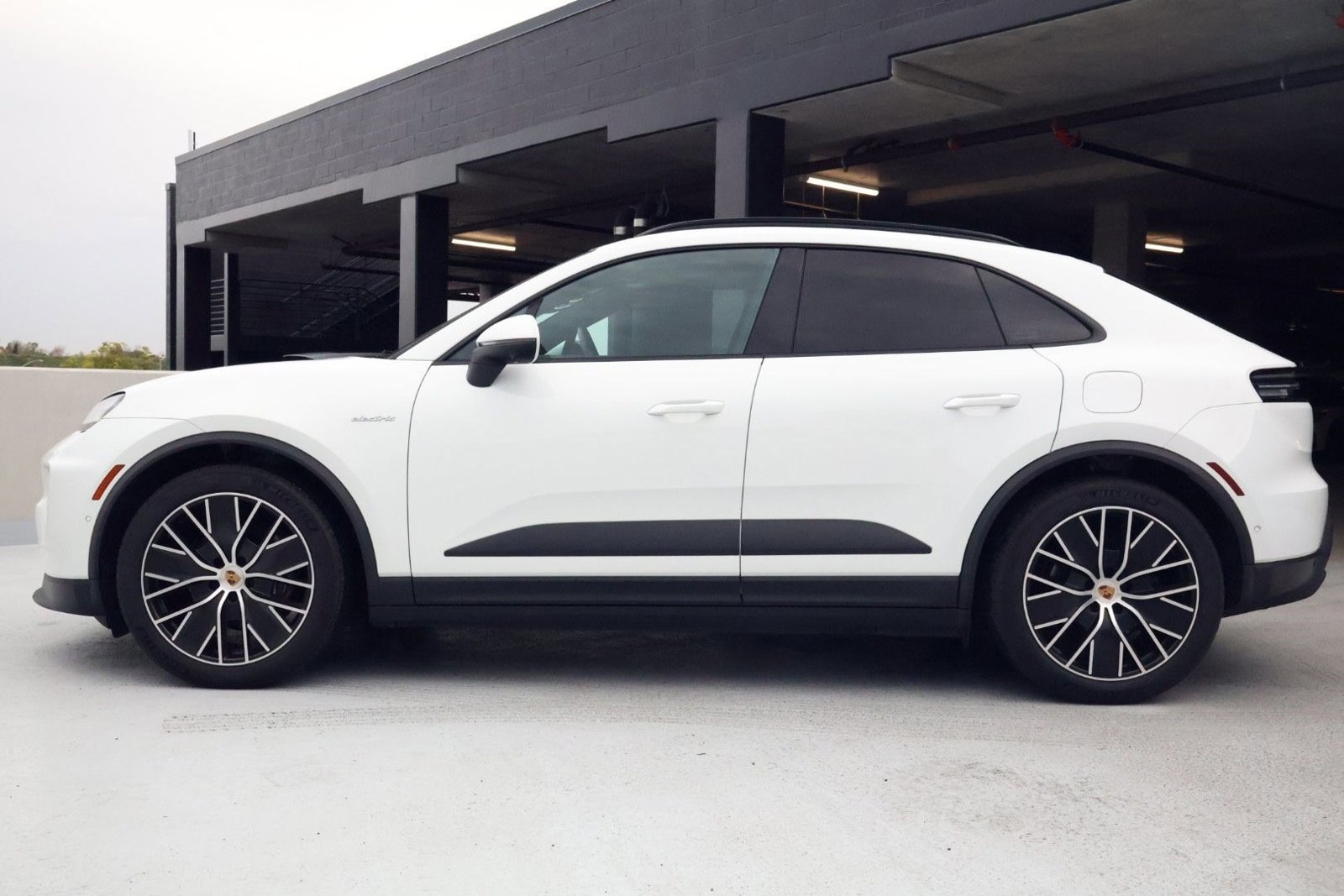 Certified 2024 Porsche Macan 4 Electric video 2