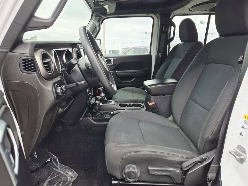 Used 2018 Jeep Wrangler Unlimited Sport image 11