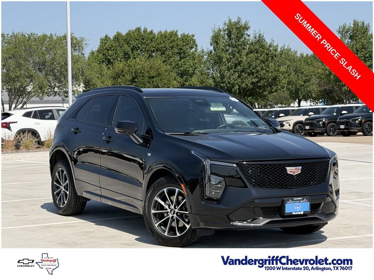 Used 2025 Cadillac XT4 Sport FWD image 2