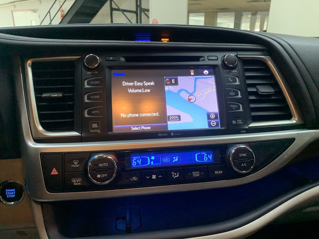 Used 2015 Toyota Highlander Limited Platinum image 26