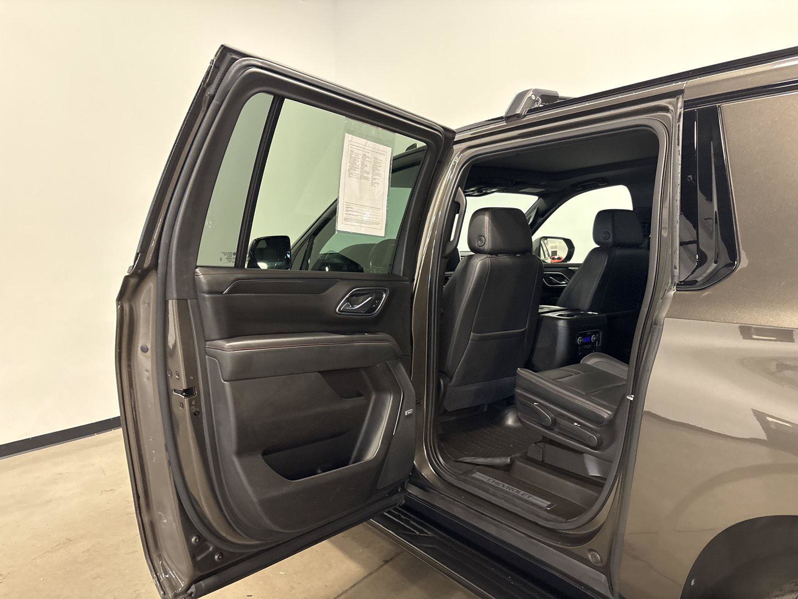 Used 2021 Chevrolet Suburban RST w/ Luxury Package AWD/4WD image 37