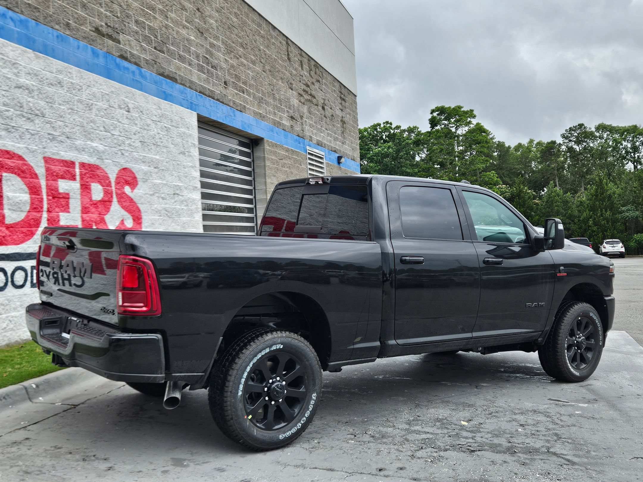New 2026 RAM 2500 Laramie w/ Night Edition AWD/4WD image 7