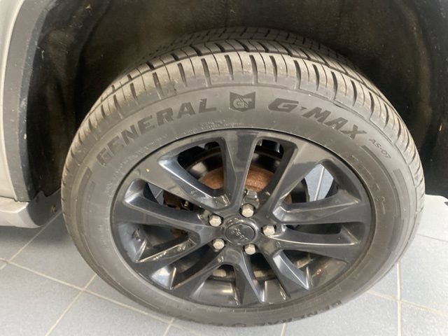 Used 2017 Jeep Grand Cherokee Altitude AWD/4WD image 14