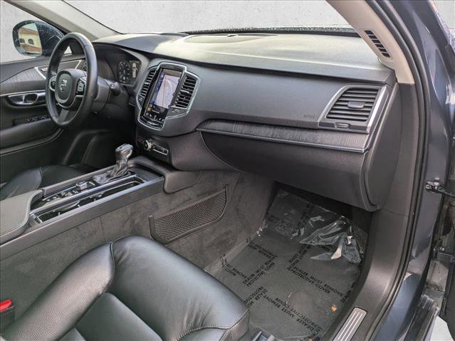 Used 2020 Volvo XC90 T6 Momentum w/ Protection Package Premier image 17