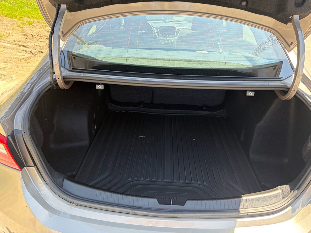 Used 2023 Chevrolet Malibu RS w/ LPO, Floor Liner Package FWD image 28