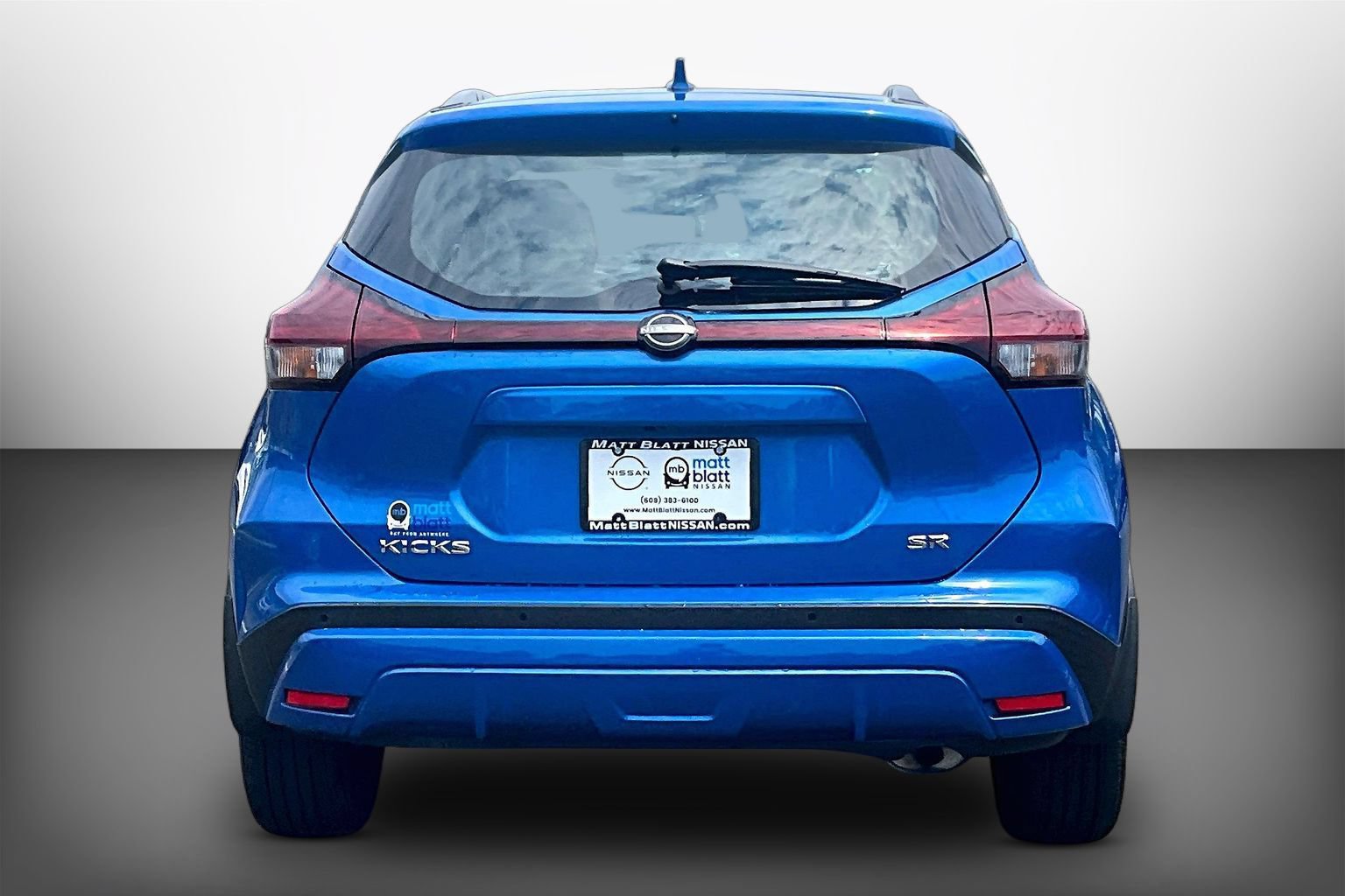 Certified 2023 Nissan Kicks SR w/ SR Premium Package FWD image 3