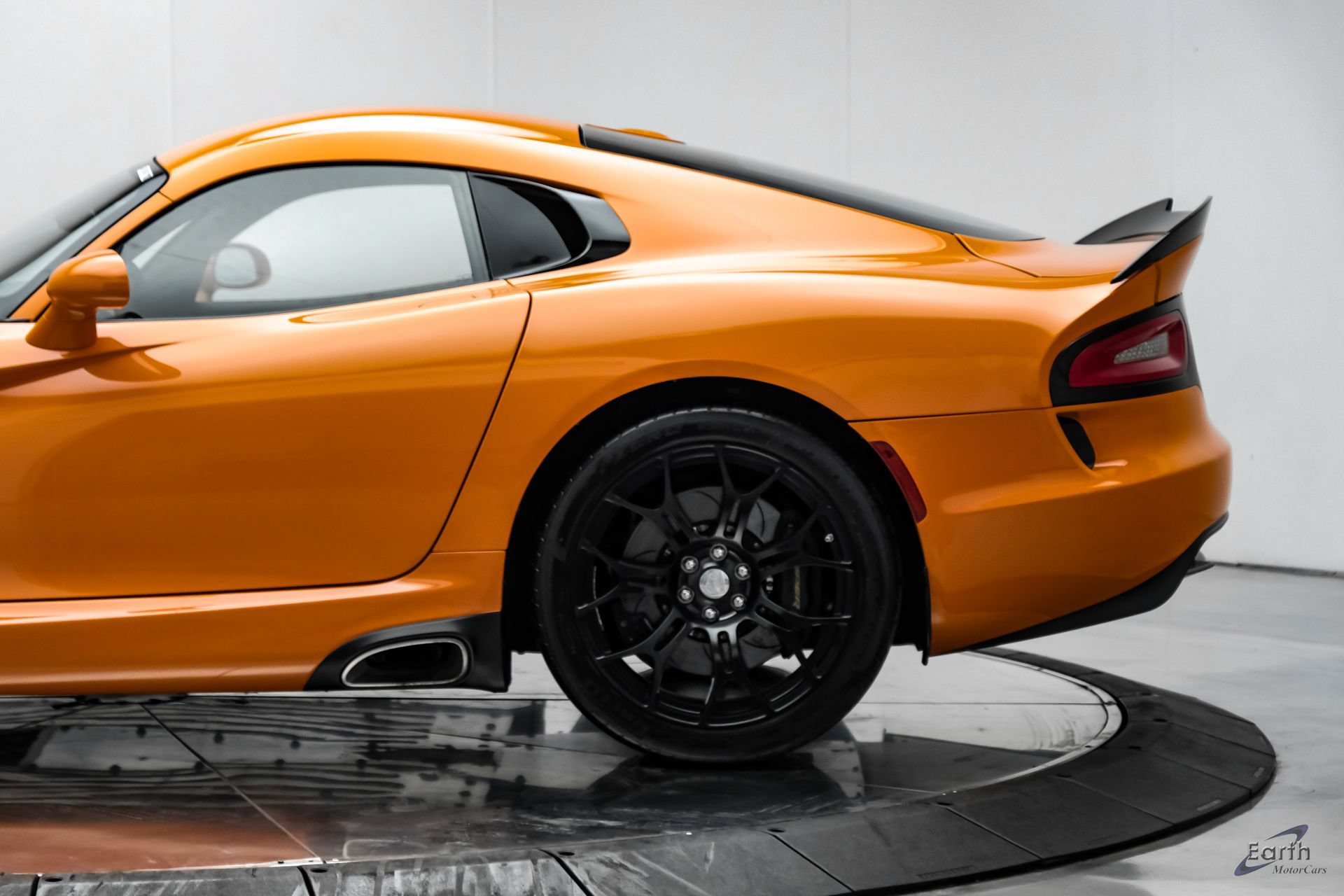 Used 2014 SRT Viper SRT-10 RWD image 10