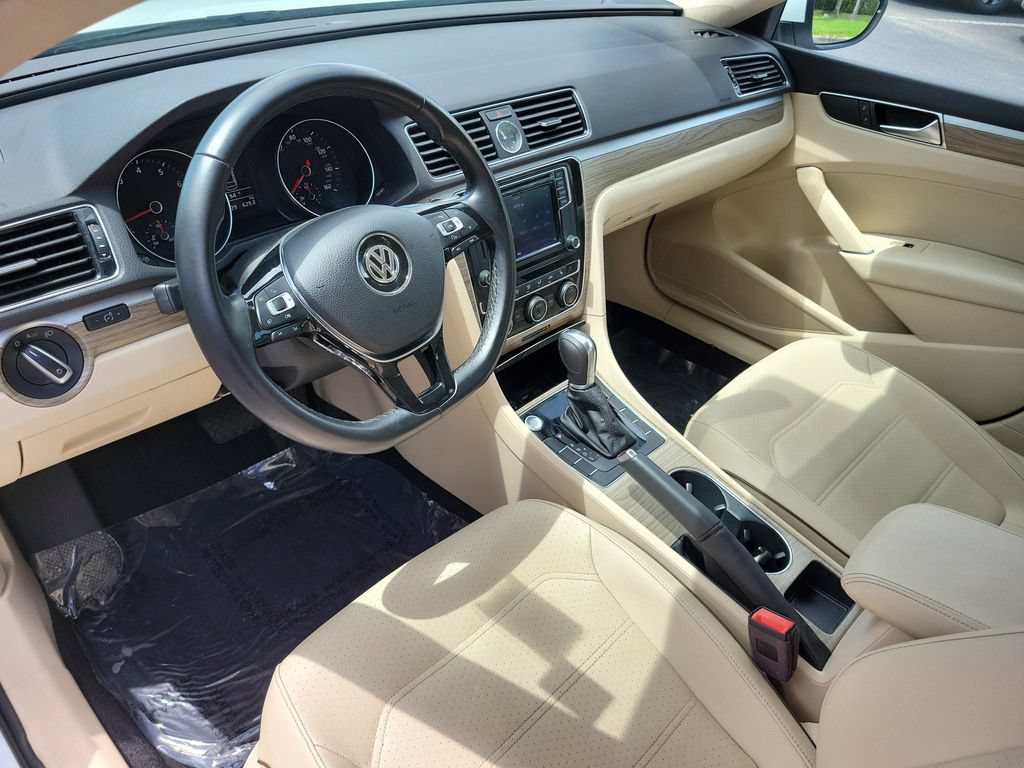 Used 2017 Volkswagen Passat 1.8T SE FWD image 23