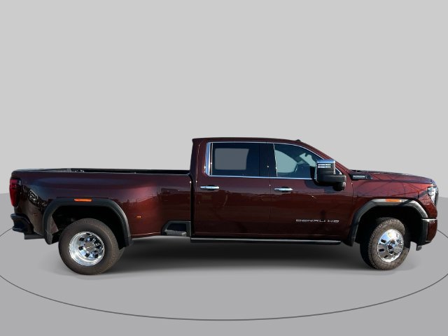 Used 2024 GMC Sierra 3500 Denali Ultimate AWD/4WD image 2