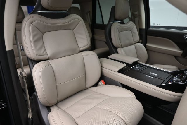 Certified 2024 Lincoln Navigator L Reserve AWD/4WD image 32