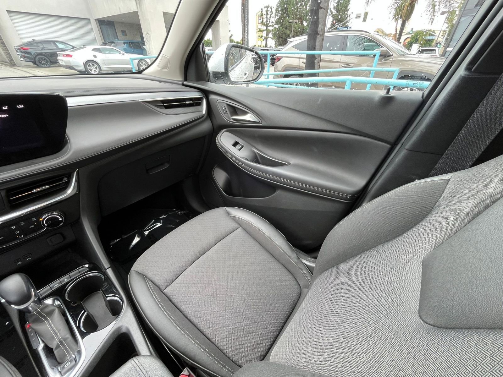 Used 2025 Buick Encore GX Preferred image 35