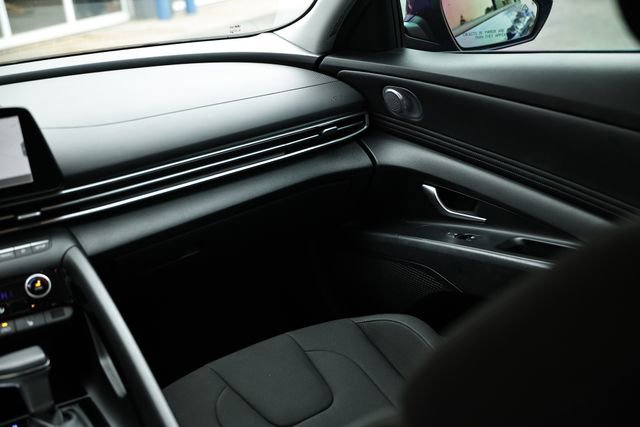 Used 2023 Hyundai Elantra SEL w/ Convenience Package image 26