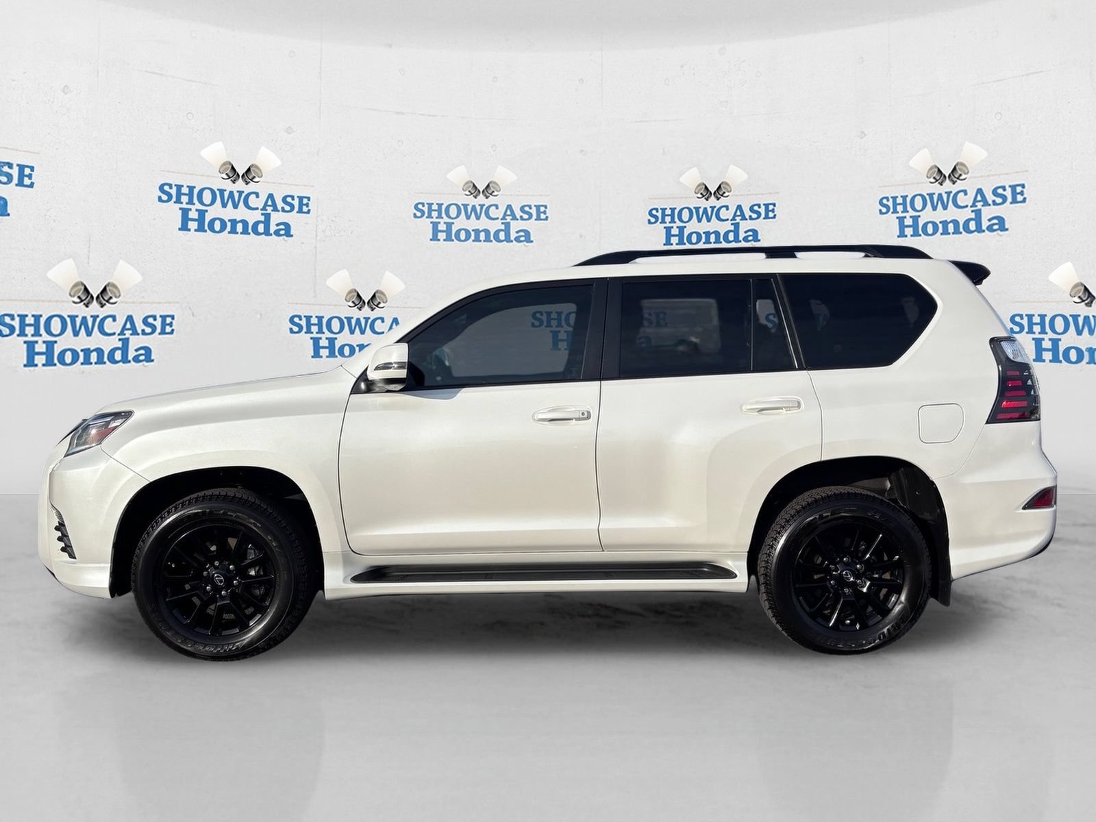 Used 2023 Lexus GX 460 w/ Black Line Special Edition AWD/4WD image 4