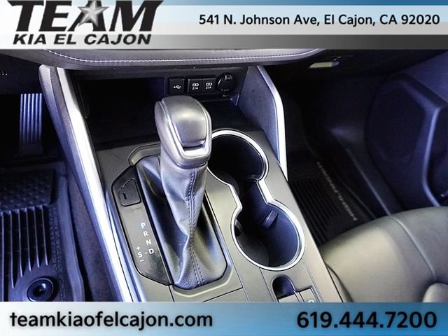 Used 2021 Toyota Highlander XLE AWD/4WD image 35
