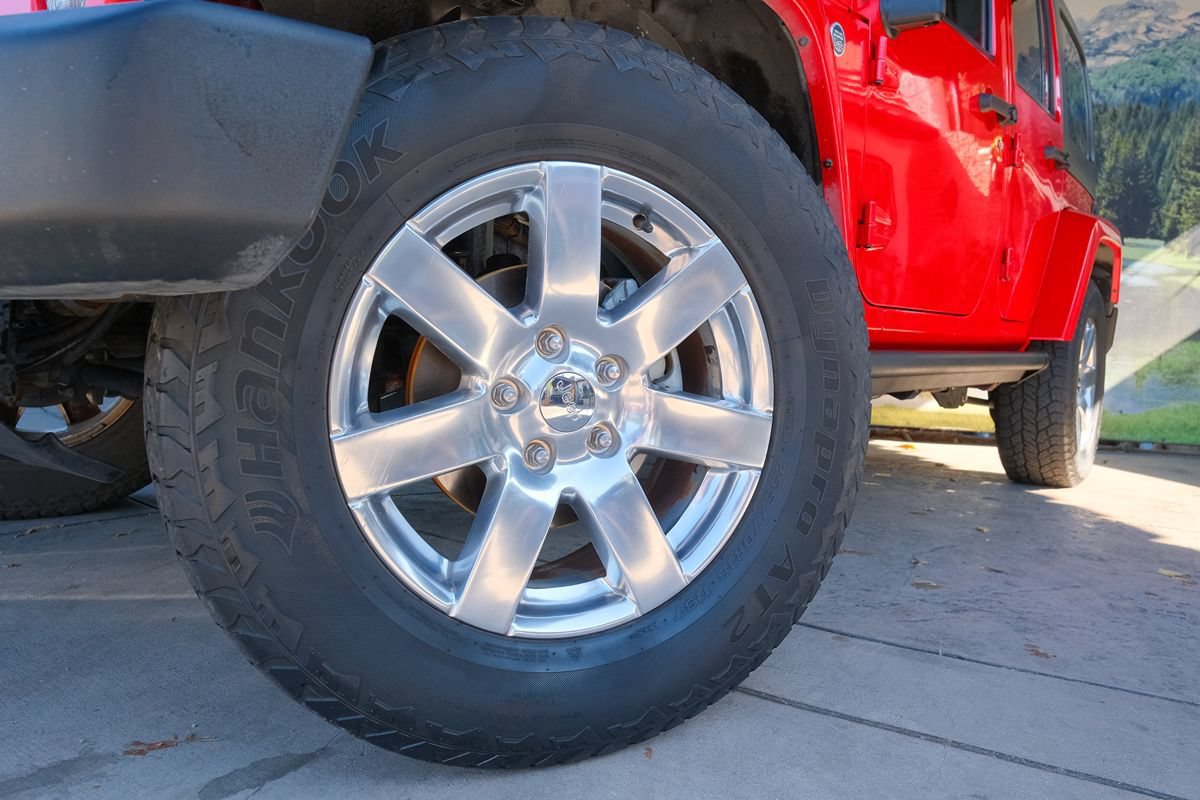 Used 2015 Jeep Wrangler Unlimited Sahara AWD/4WD image 40