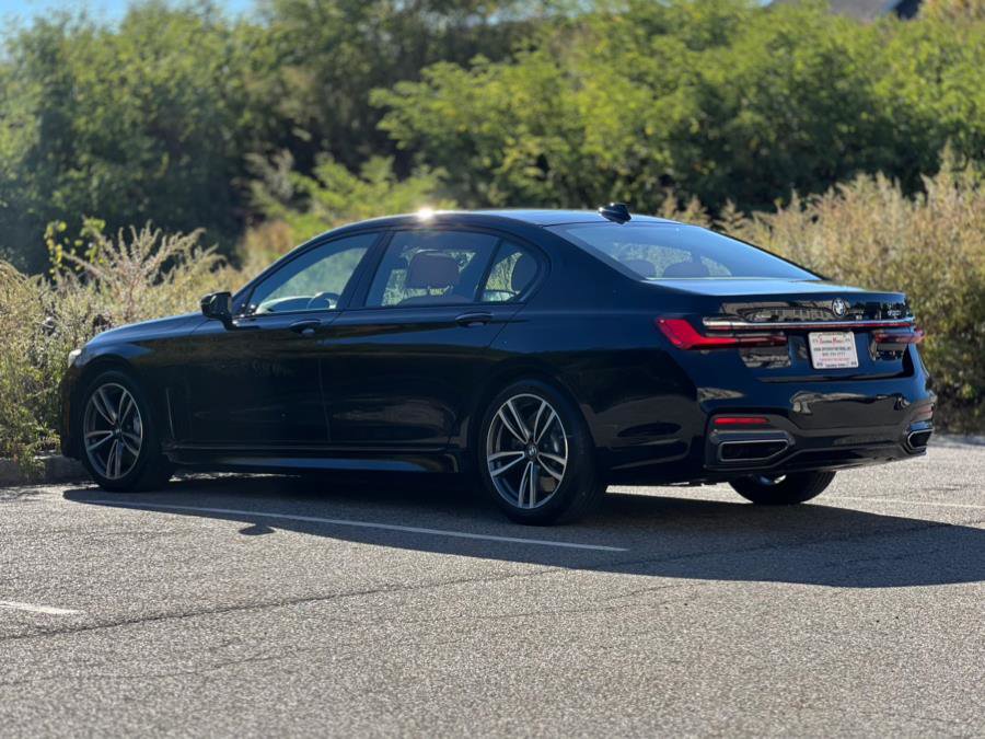 Used 2022 BMW 750i xDrive w/ M Sport Package image 6
