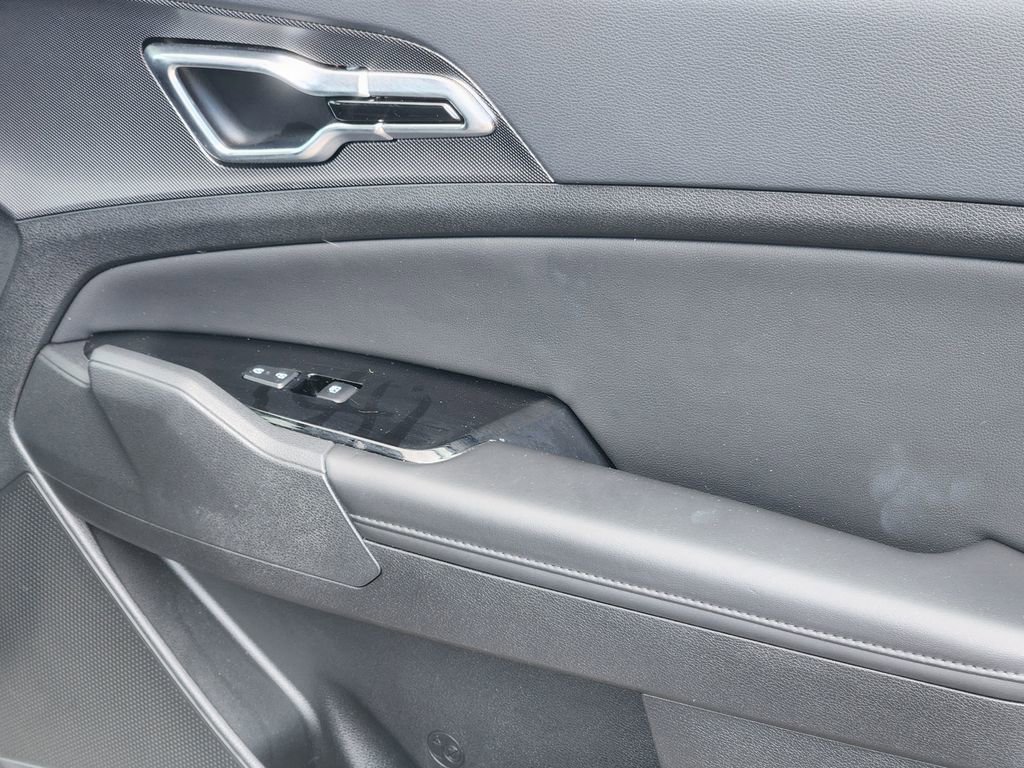 Certified 2025 Kia Sportage SX image 19