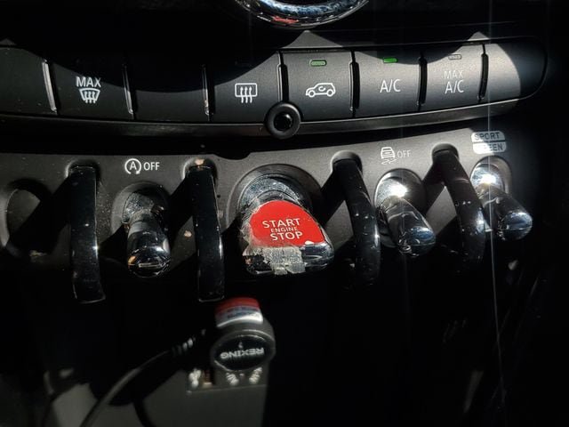 Used 2018 MINI Cooper S FWD image 25