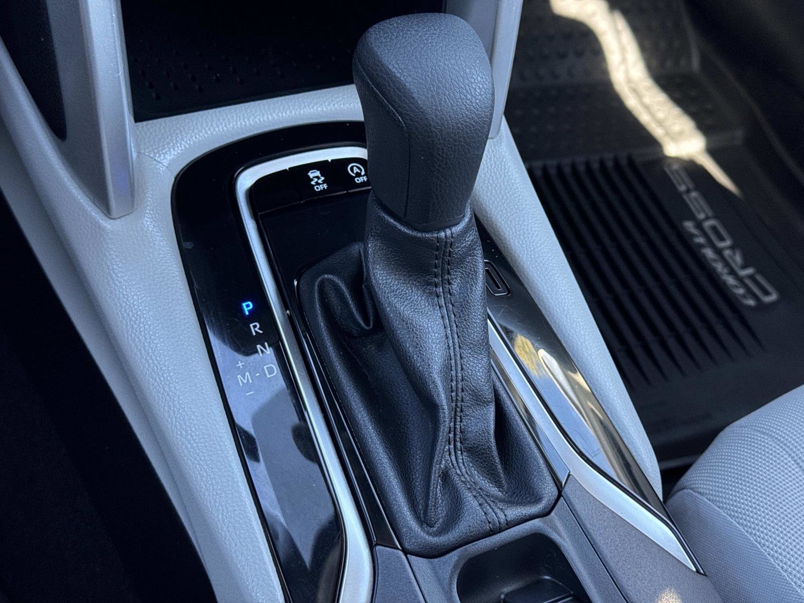 Used 2022 Toyota Corolla Cross L image 16