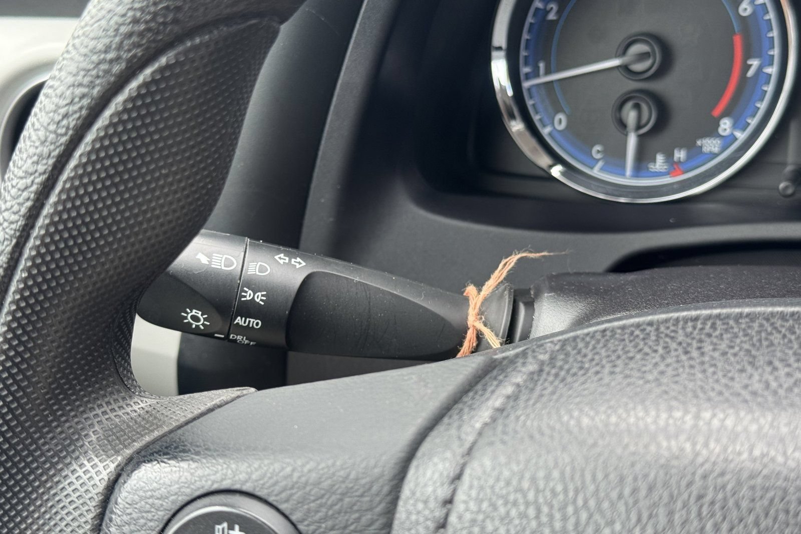 Used 2019 Toyota Corolla LE w/ Carpet Mat Package (TMS) FWD image 32