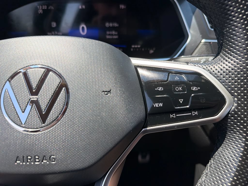 Certified 2023 Volkswagen Tiguan SE R-Line AWD/4WD image 12