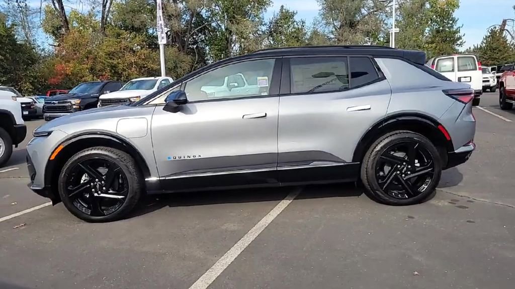 New 2026 Chevrolet Equinox EV RS image 5