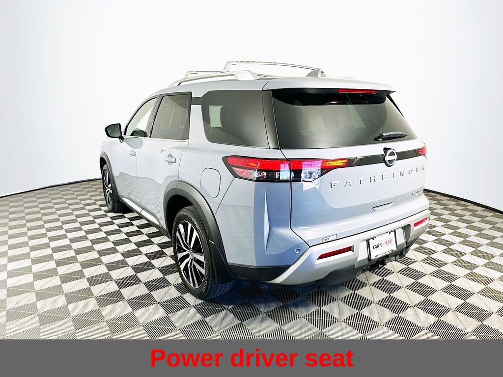 Used 2024 Nissan Pathfinder Platinum w/ Cargo Package image 8