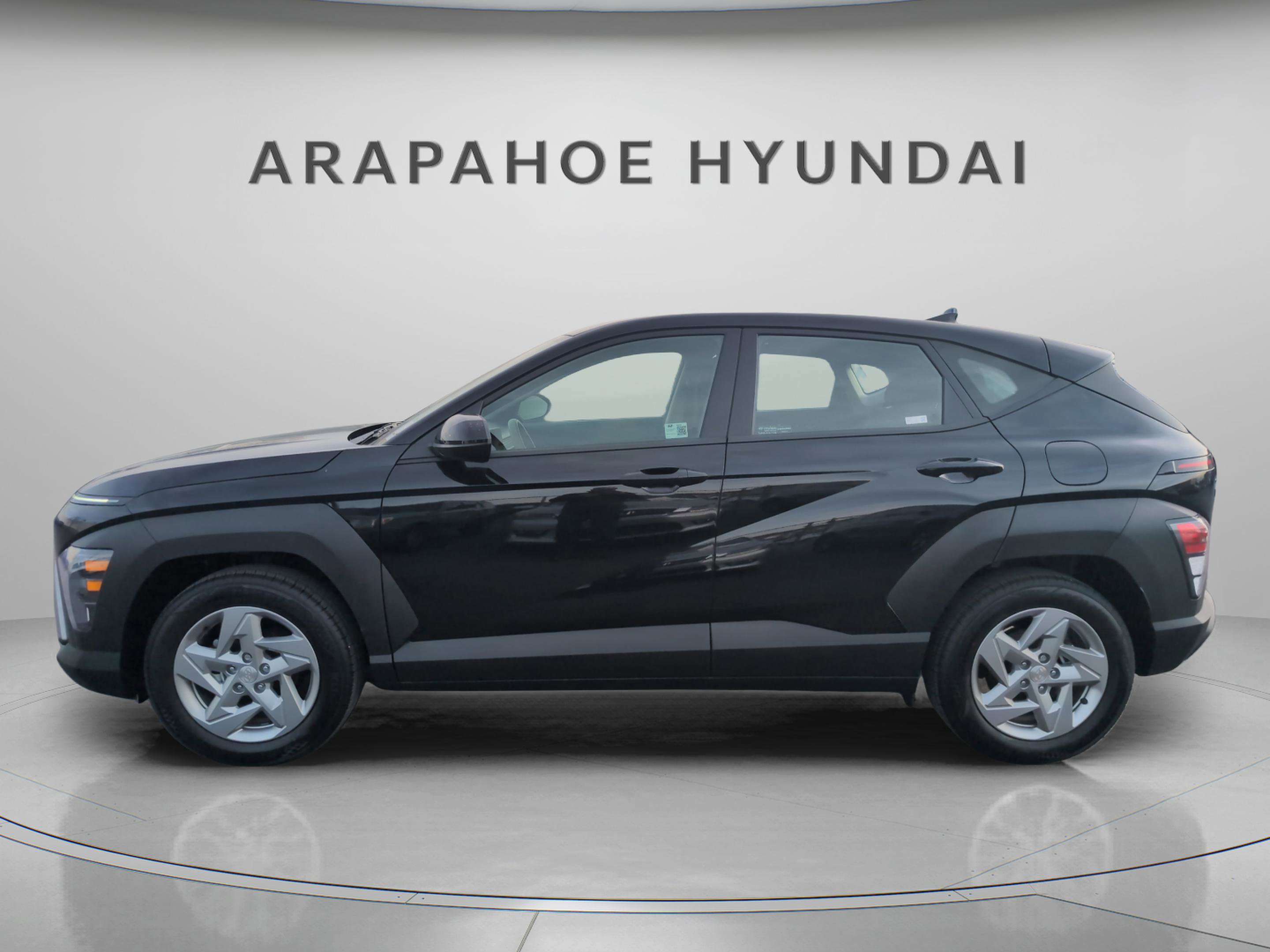 Used 2025 Hyundai Kona SE image 2