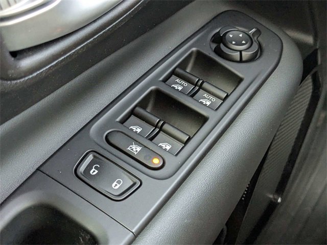 Used 2023 Jeep Renegade Altitude image 21