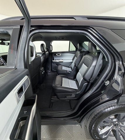 Used 2023 Ford Explorer XLT w/ Equipment Group 202A RWD image 9