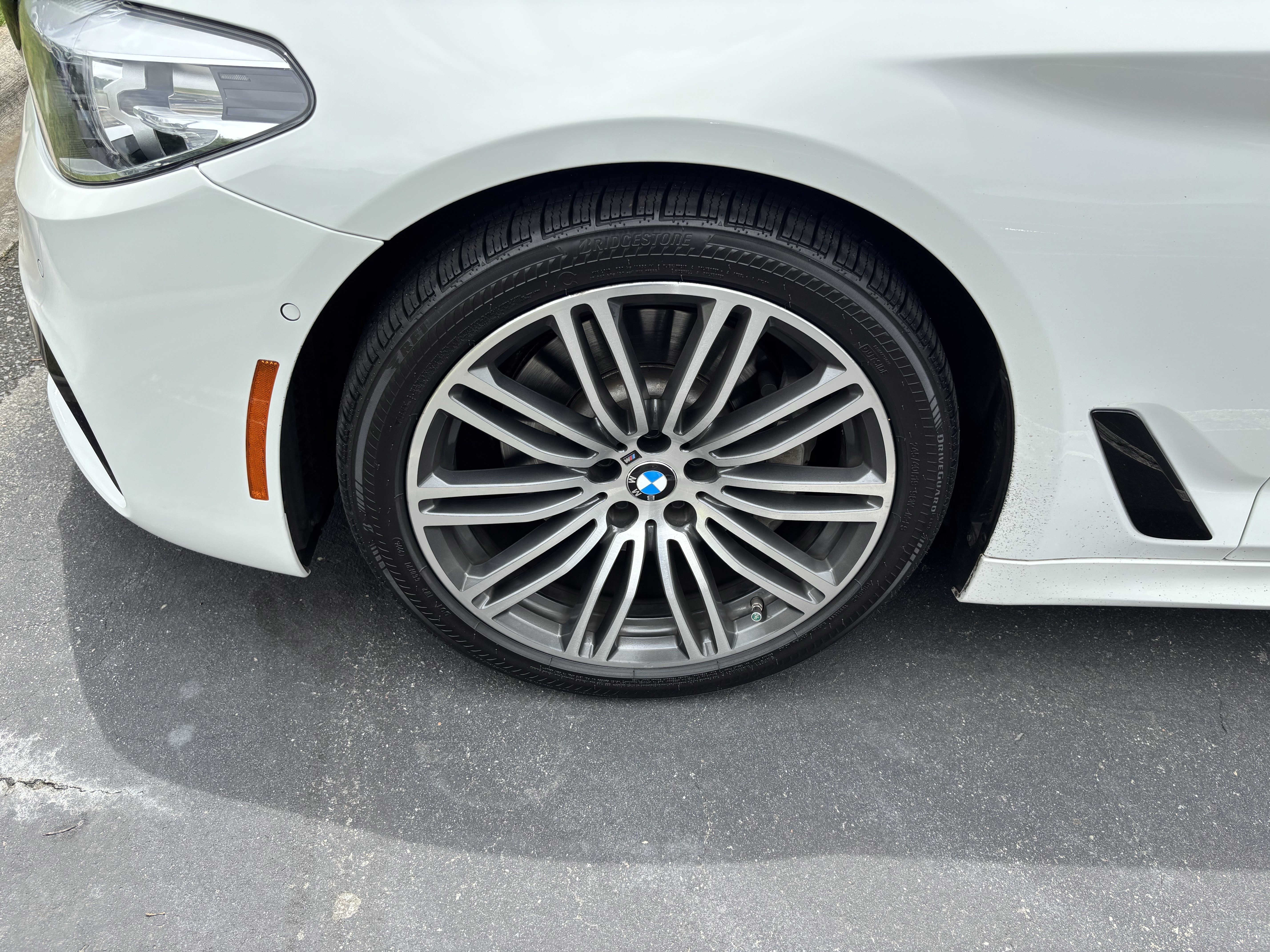 Used 2019 BMW 530i w/ M Sport Package RWD image 26