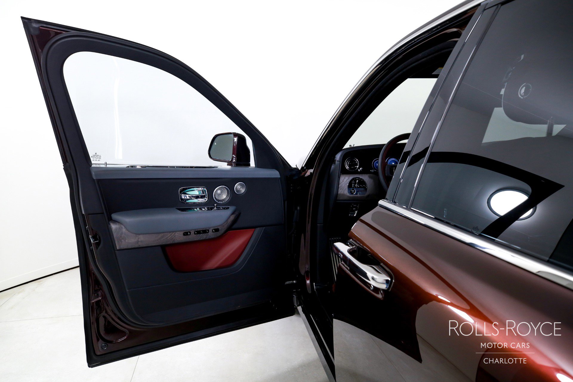 Certified 2025 Rolls-Royce Cullinan image 11