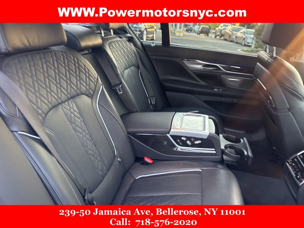 Used 2020 BMW 750i xDrive w/ Executive Package image 20