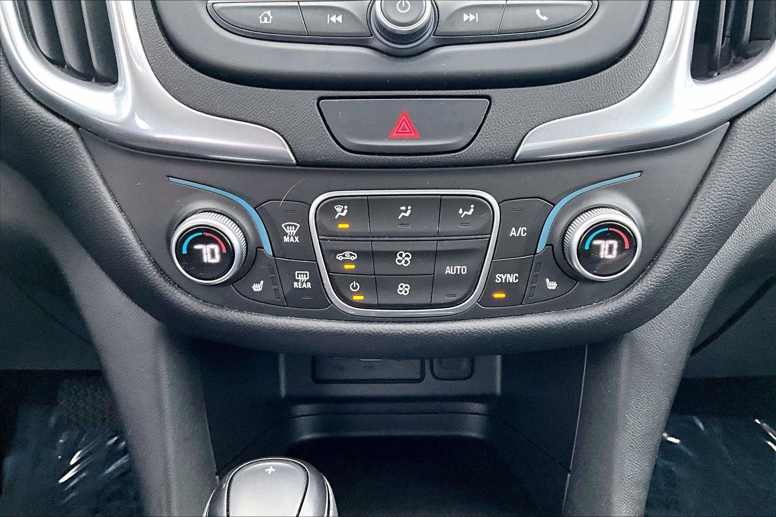 Used 2020 Chevrolet Equinox LT image 32