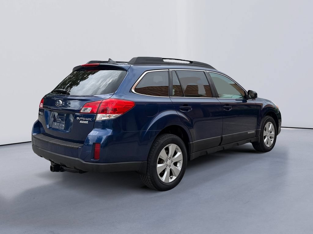 Used 2011 Subaru Outback 2.5i Limited AWD/4WD image 3