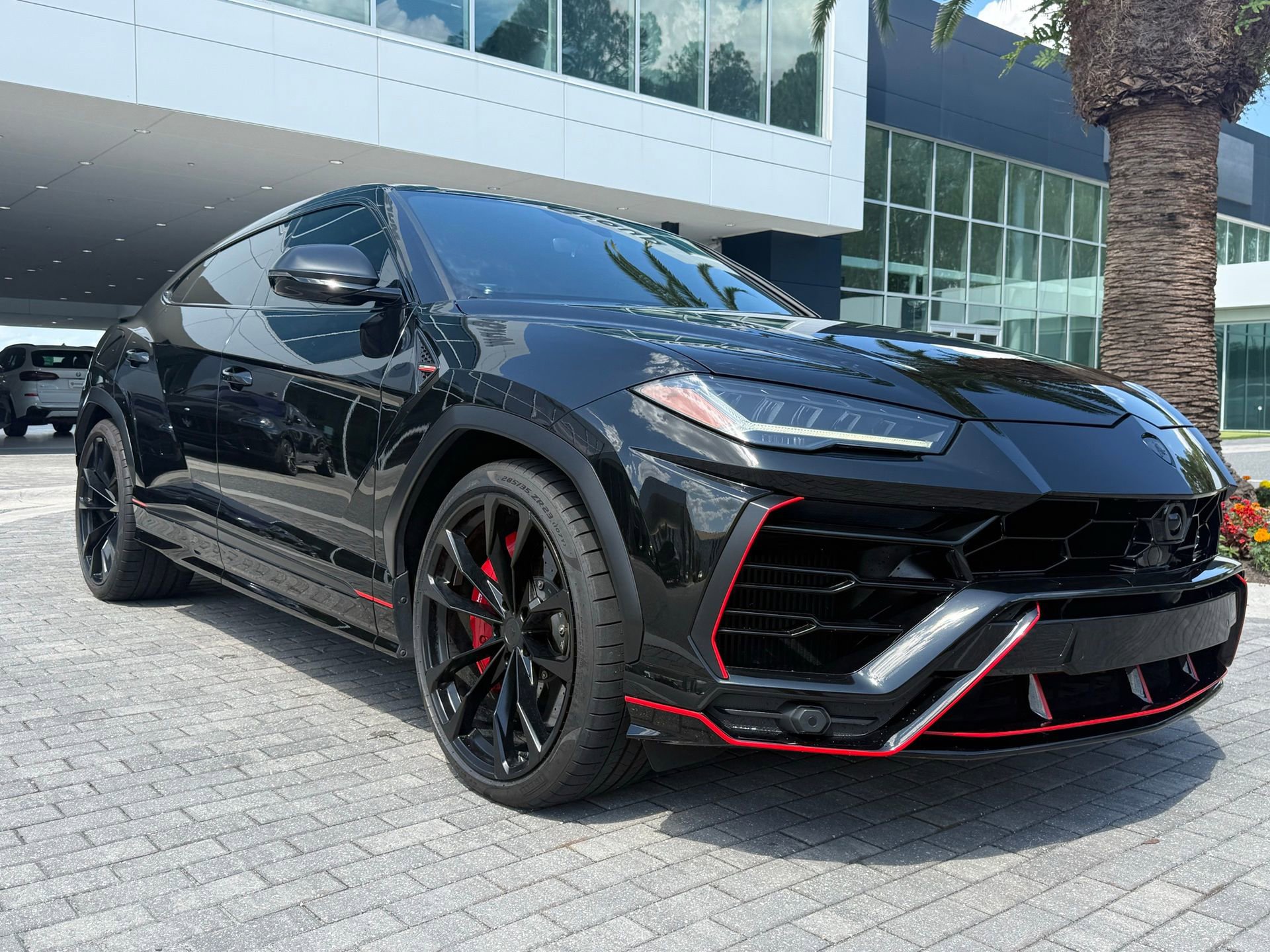 Used 2021 Lamborghini Urus AWD/4WD image 10