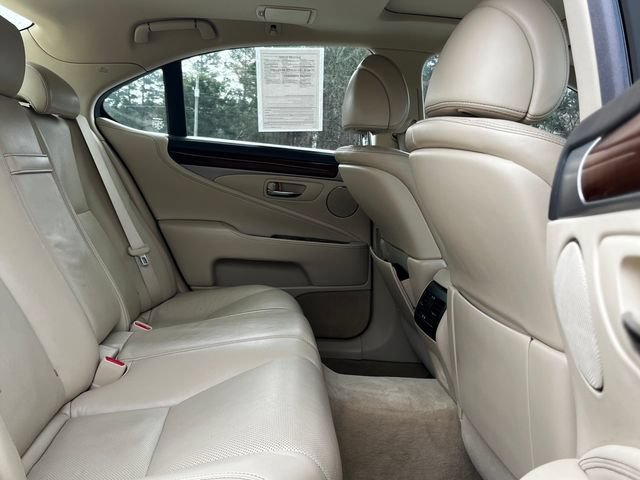 Used 2013 Lexus LS 460 AWD w/ Comfort Pkg image 12