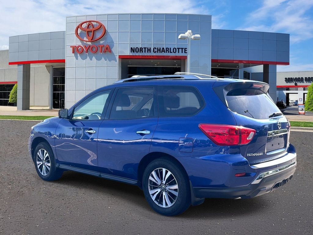 Used 2017 Nissan Pathfinder SL w/ SL Tech Package AWD/4WD image 4