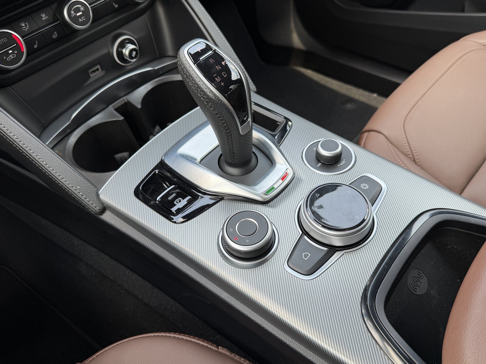 Used 2024 Alfa Romeo Stelvio Ti AWD/4WD image 23