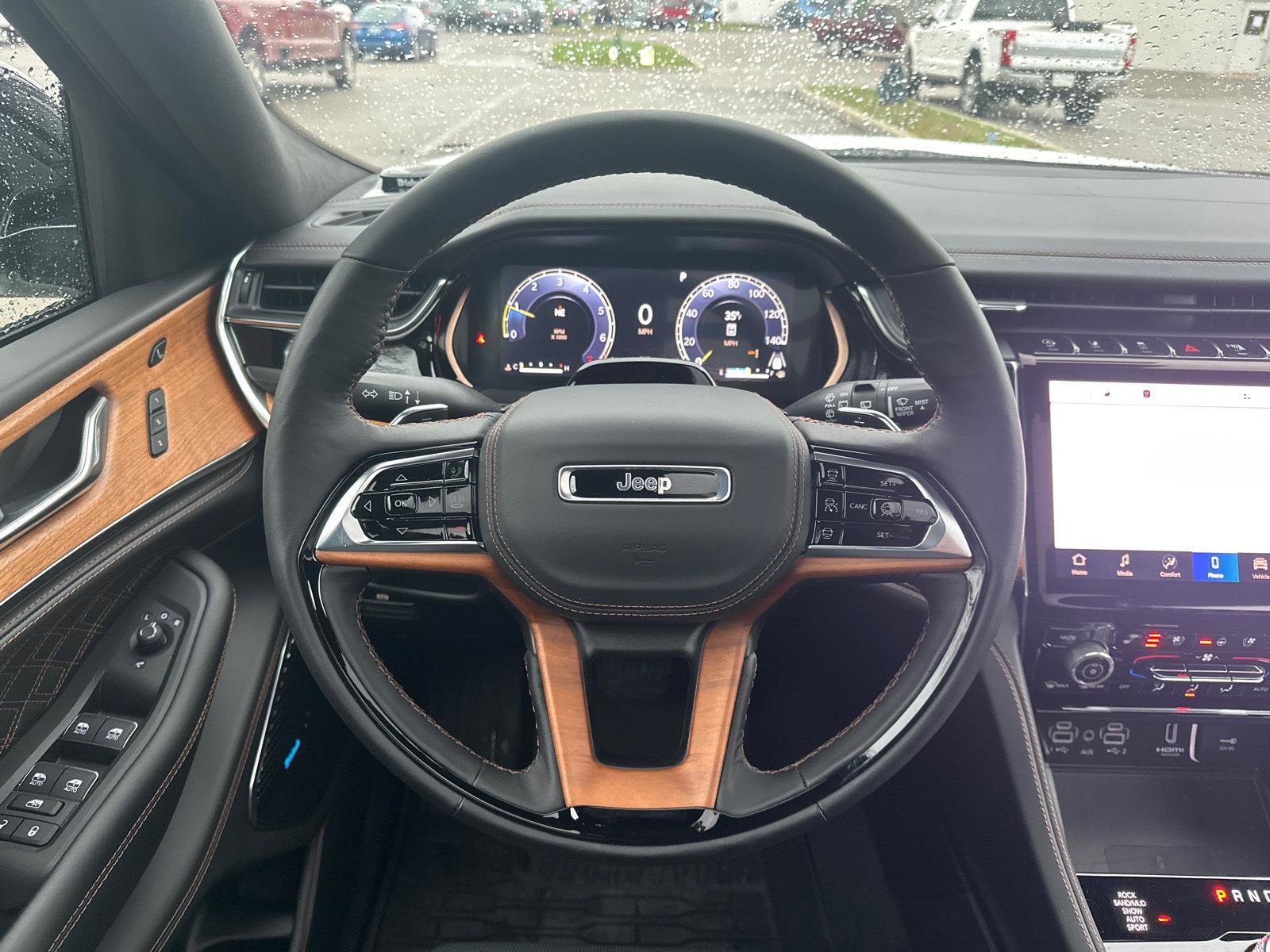 Used 2025 Jeep Grand Cherokee Summit image 19