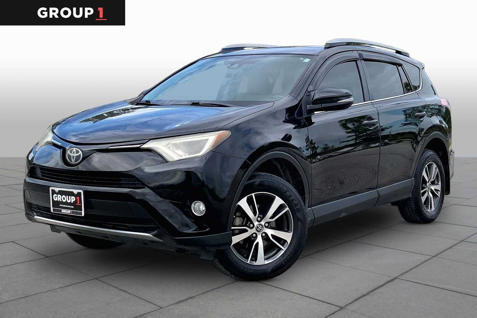 Used 2017 Toyota RAV4 XLE FWD image 1