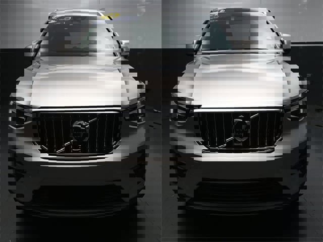 Certified 2024 Volvo XC40 B5 Plus w/ Protection Package Premier image 30