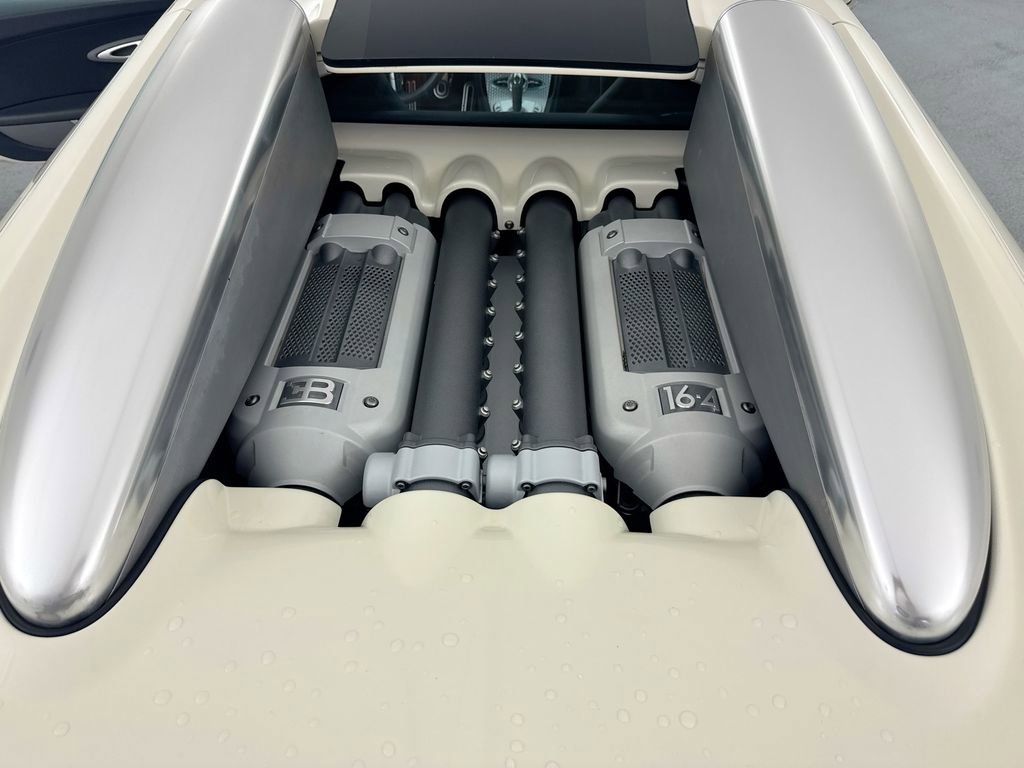 Used 2011 Bugatti Veyron AWD/4WD image 29