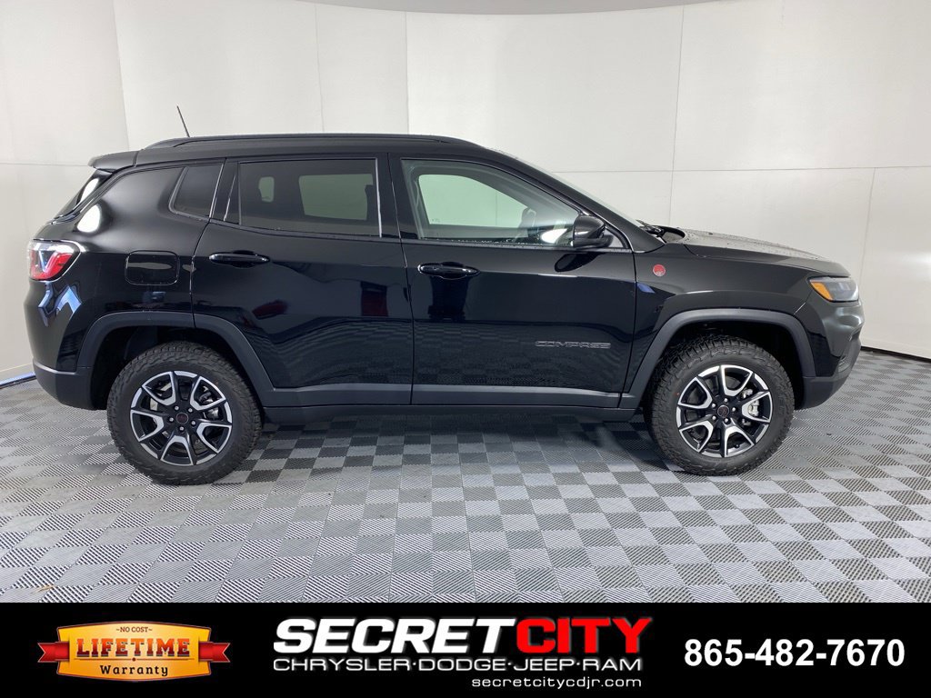 New 2026 Jeep Compass Trailhawk AWD/4WD image 9