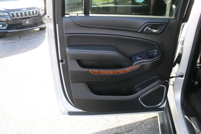 Used 2018 Chevrolet Suburban Premier image 3