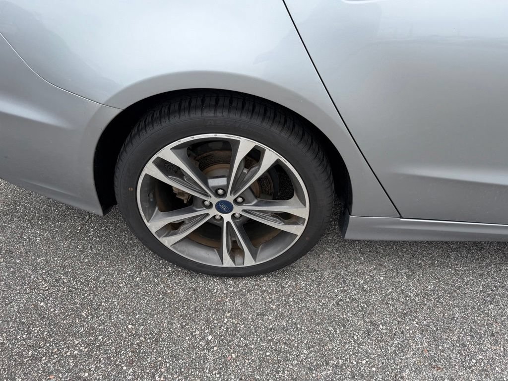 Used 2020 Ford Fusion Titanium AWD/4WD image 5