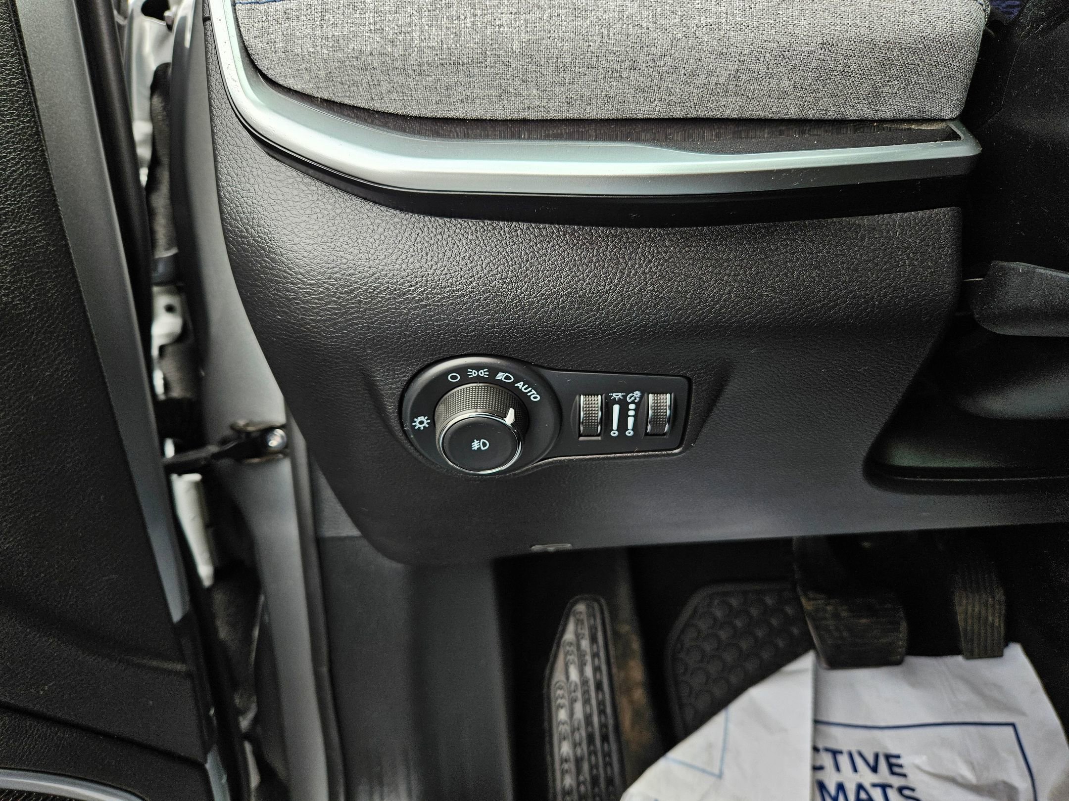 Used 2022 Jeep Compass Latitude w/ Convenience Group image 16